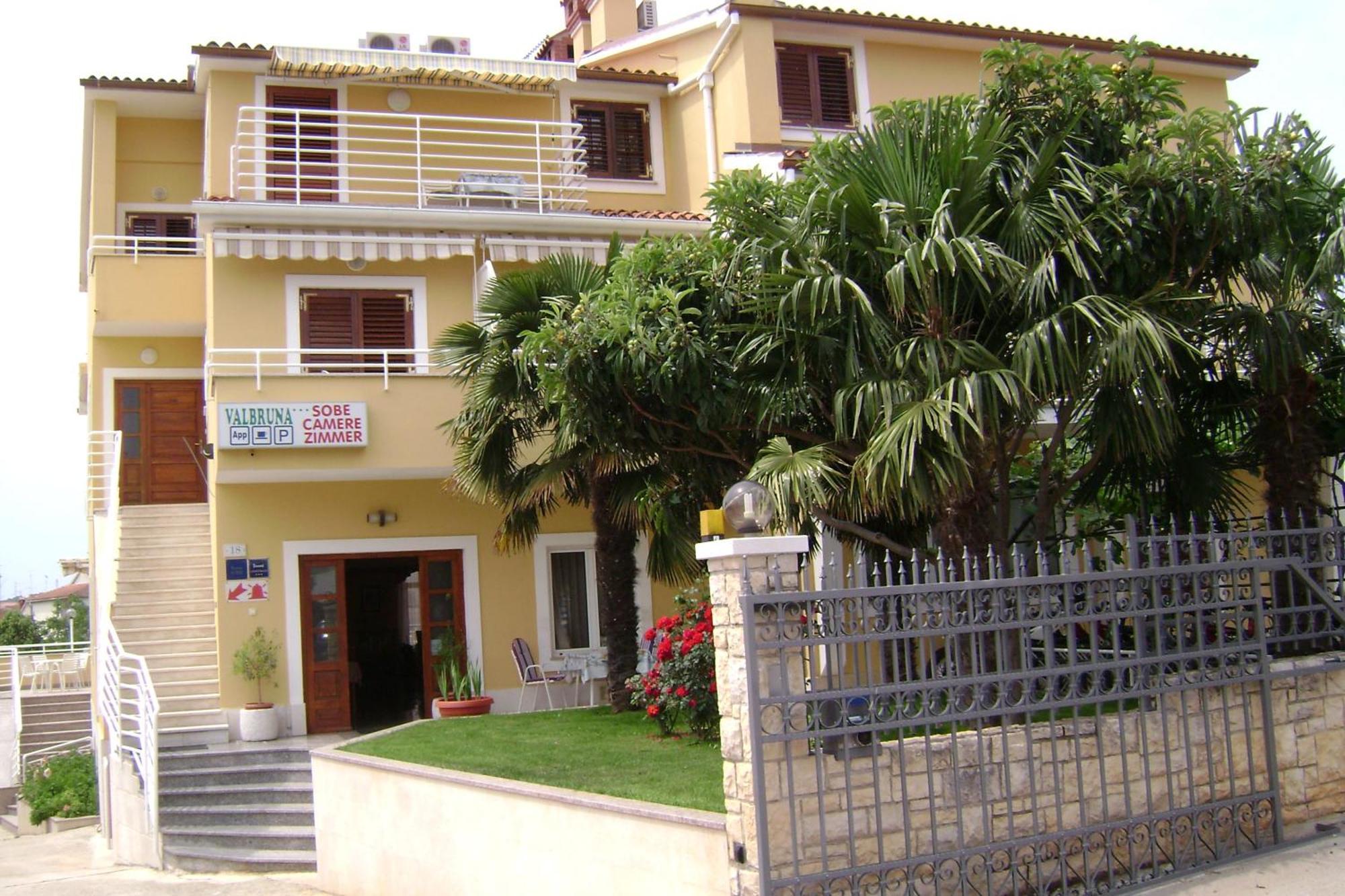 Pansion Valbruna Bed and Breakfast Ρόβινι Εξωτερικό φωτογραφία