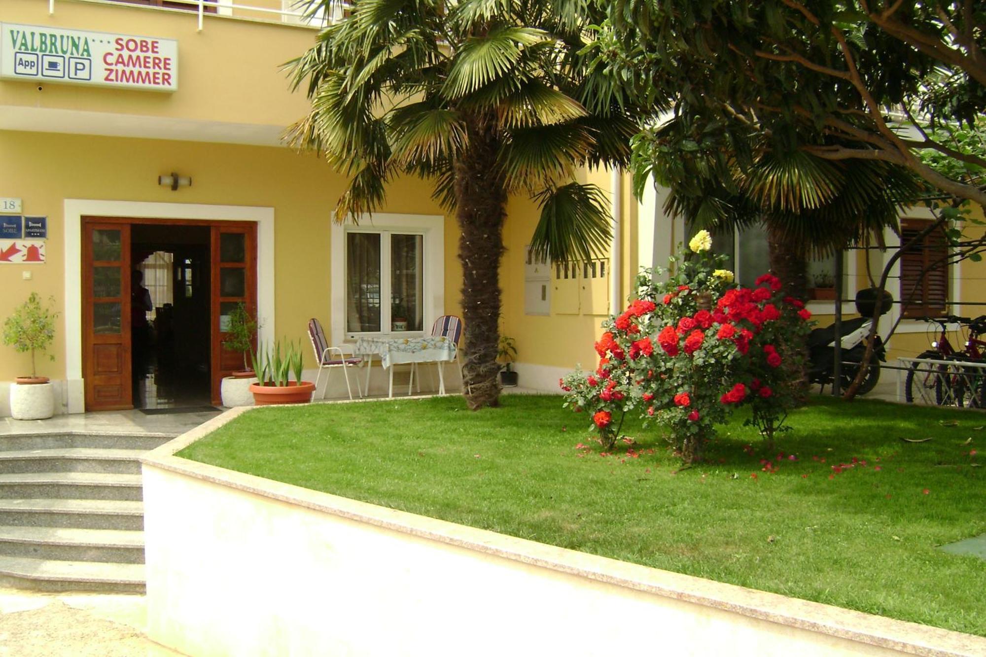 Pansion Valbruna Bed and Breakfast Ρόβινι Εξωτερικό φωτογραφία