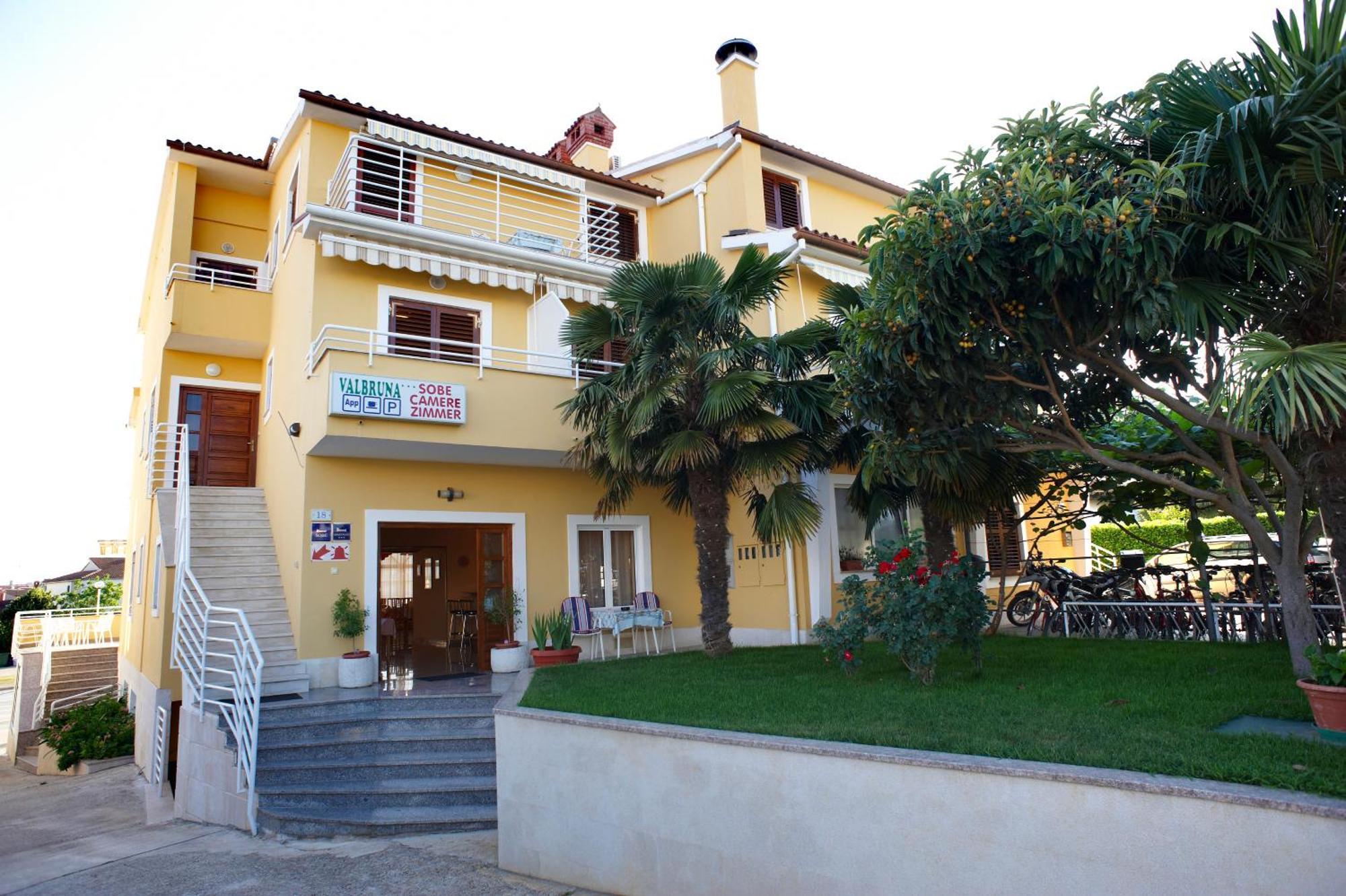 Pansion Valbruna Bed and Breakfast Ρόβινι Εξωτερικό φωτογραφία